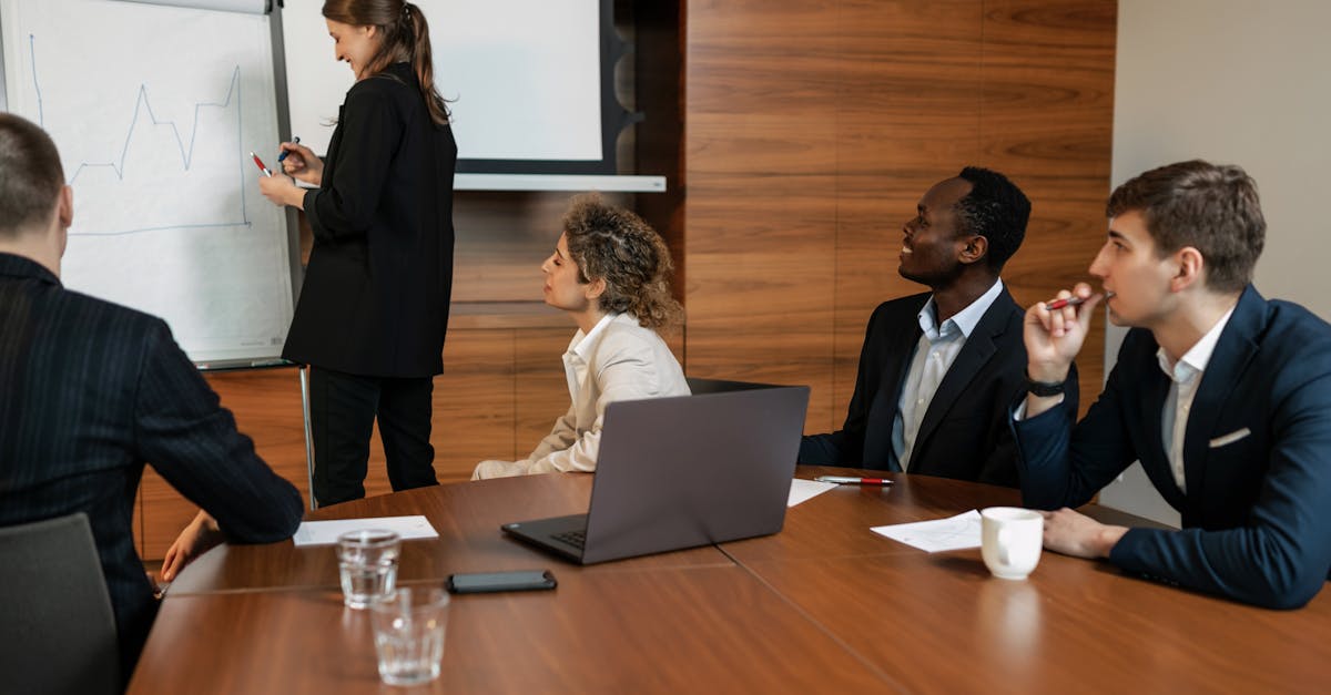 découvrez le processus de prise de décision collaborative, une approche essentielle pour favoriser l'engagement, la créativité et l'efficacité au sein des équipes. apprenez comment impliquer chaque membre dans les décisions clés pour atteindre des objectifs communs.