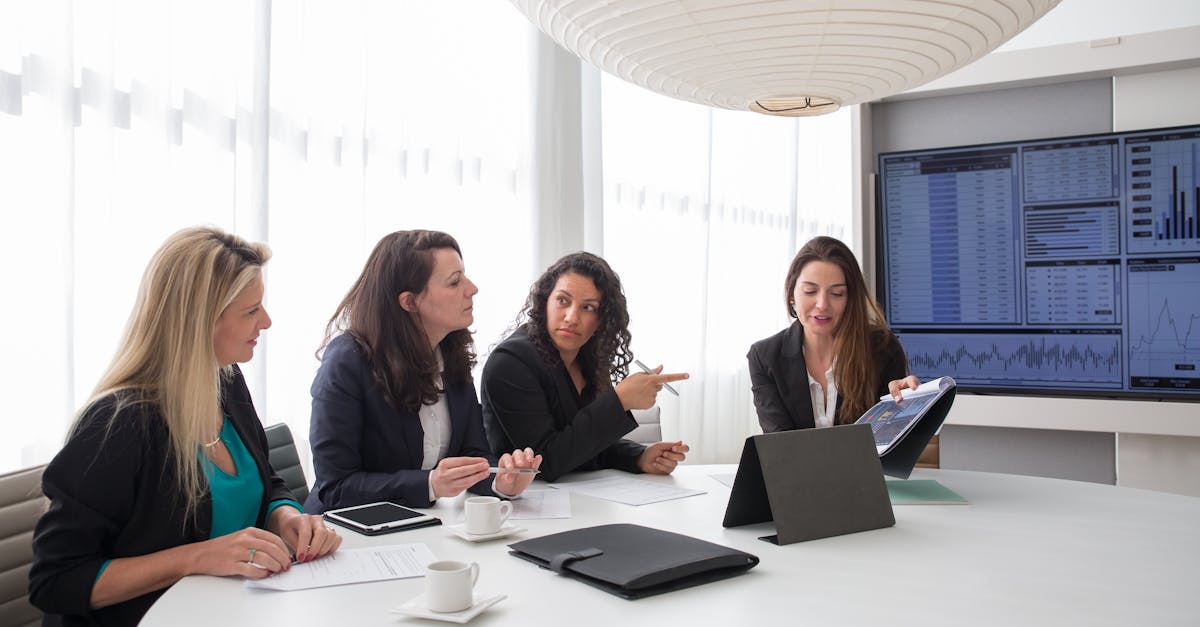 découvrez l'art de la prise de décision collaborative, une approche qui favorise l'implication de tous les membres d'une équipe pour des choix éclairés et stratégiques. améliorez vos compétences en communication, renforcez la cohésion et optimisez les résultats grâce à des méthodologies innovantes.