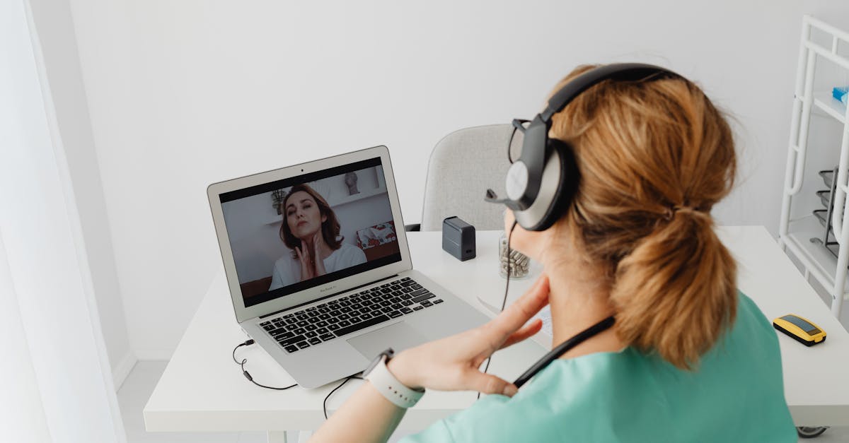 découvrez l'art de la prospection en face-à-face, une méthode efficace pour établir des relations solides avec vos clients potentiels. optimisez votre approche commerciale et apprenez à transformer chaque rencontre en une opportunité d'affaires.